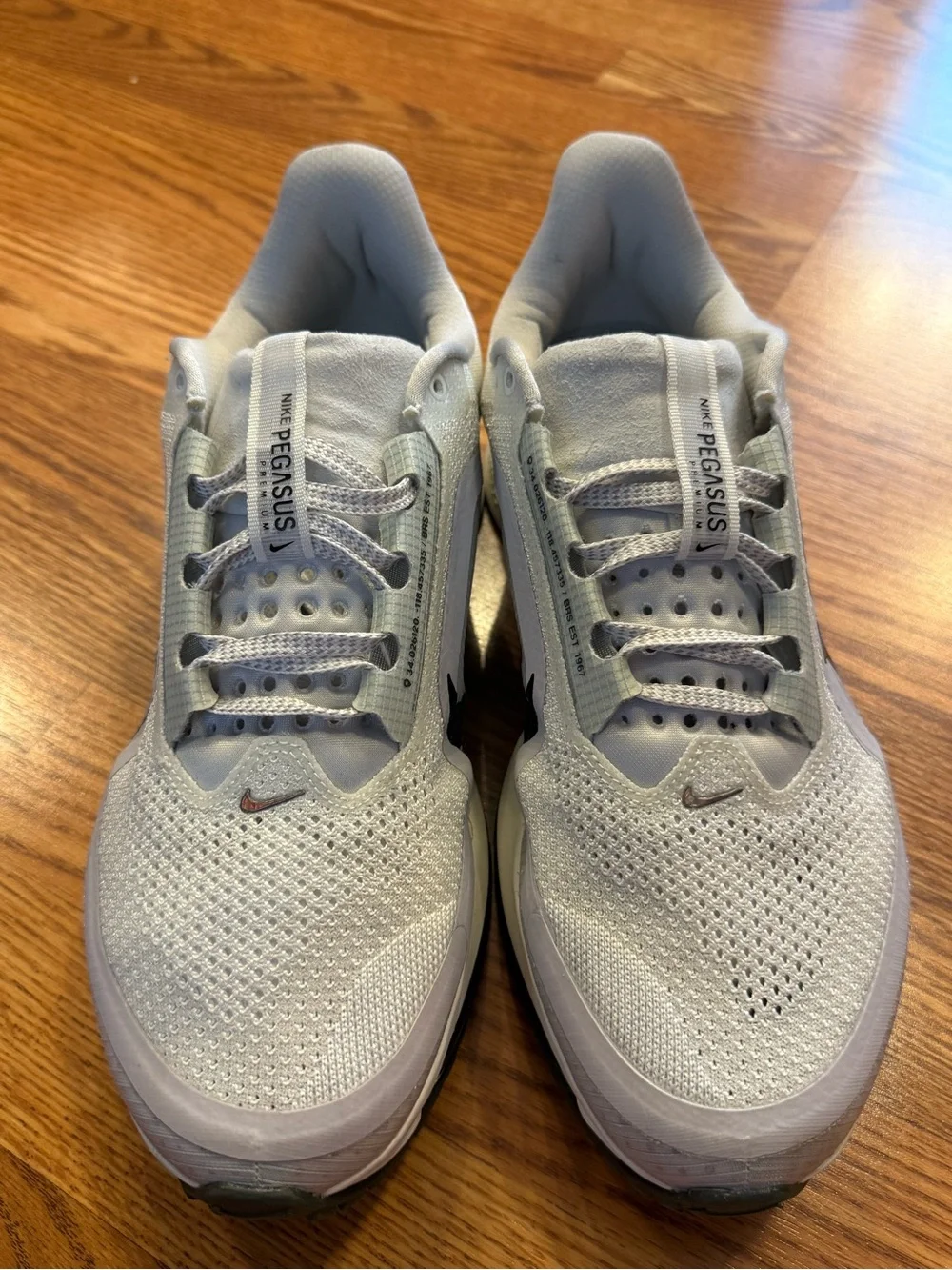 Nike Pegasus Premium Run White and Black Run Zoom Men's Running Shoe 10.5